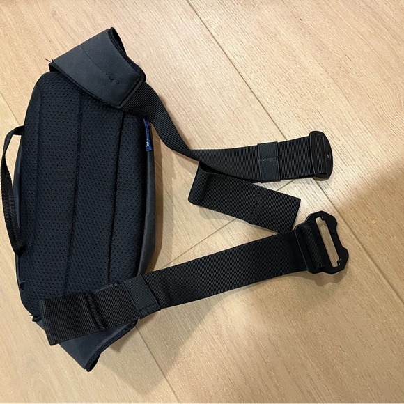 Thule Aion 40L Travel Backpack - Picture 3 of 13